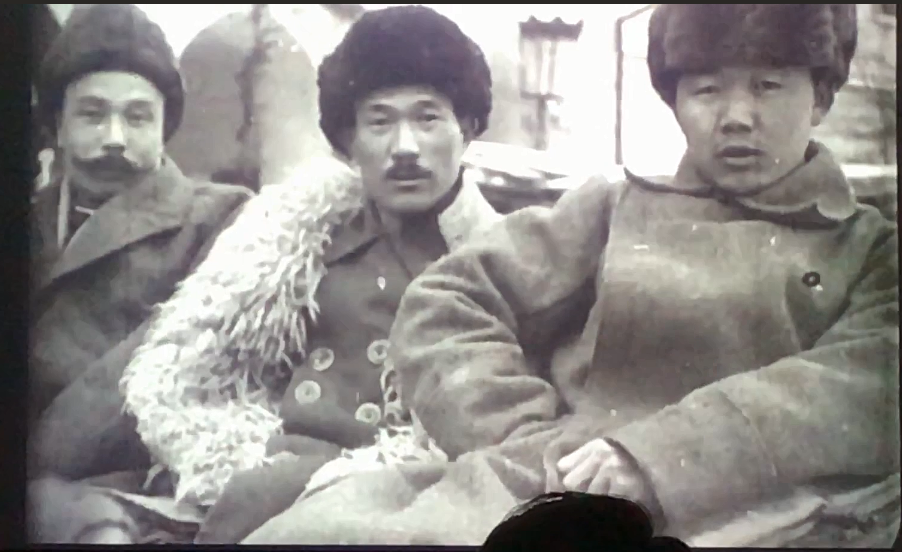 1922년 모스크바 극동민족대회에 참석한 최우산 장군, 왼편에 여운형 선생이 함께 있다.