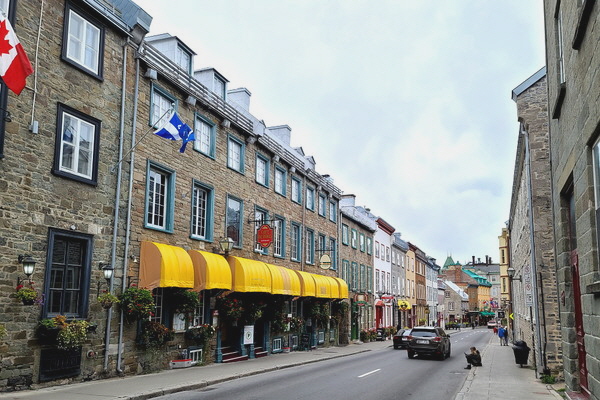  Rue Saint-Louis