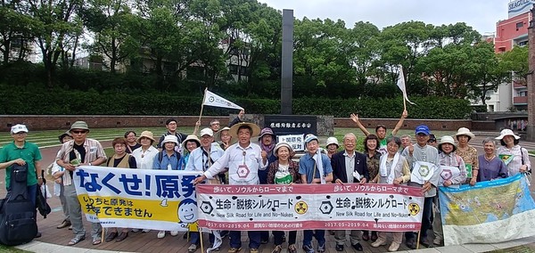 나가사키에서의 순례 및 위령행사를 마치고 함께 걸은 시민들과 함께 @생명탈핵실크로드 순례단