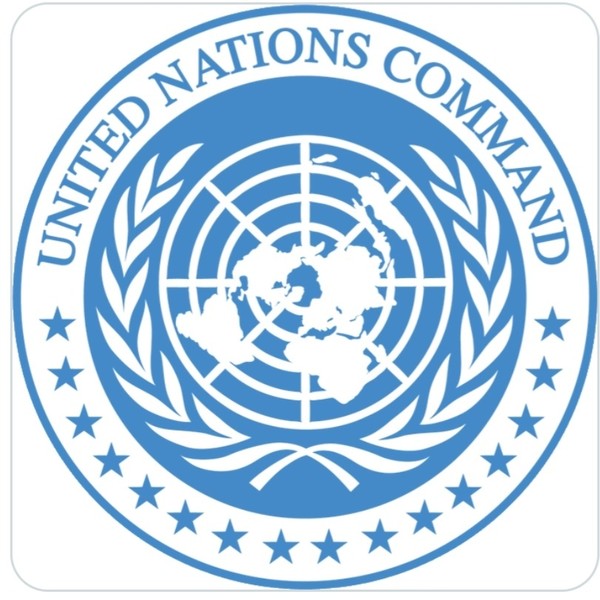 유엔사령부 (United Nations Command /U.N.C.) 깃발에 있는 로고