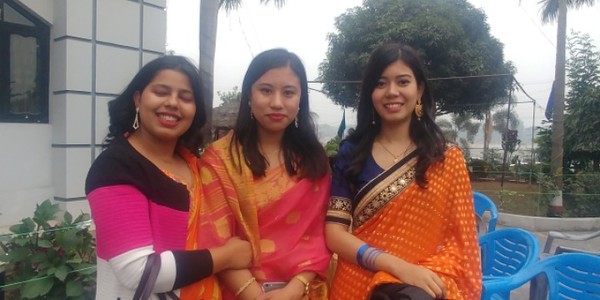 함께 얘기를 나누었던 네팔 여인들의 기념사진 @생명탈핵실크로드 순례단