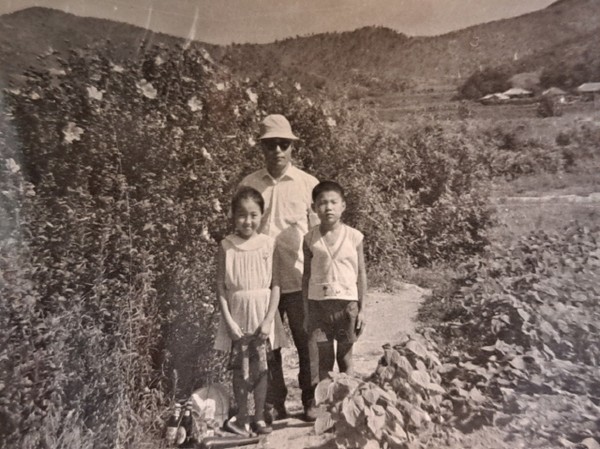 어머니와 아버지 고향인 전북 임실군 관촌면과 삼계면 가던 길에 아버지, 누님과 함께한 순간(출처 : 하성환)