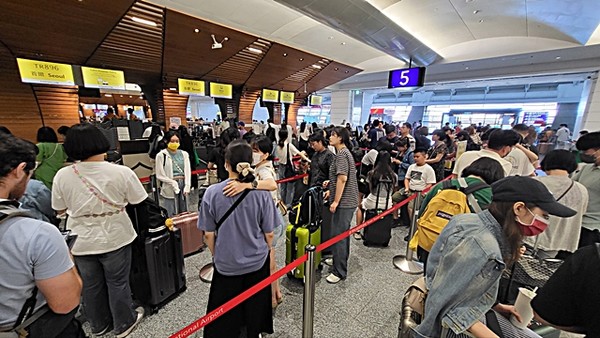 대만 타이베이 타오위엔(桃園)공항에서 서울 인천공항으로 가는 승객들