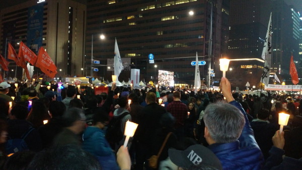 2016년 11월 19일 박근혜 퇴진 광화문 촛불 집회 장면(출처 : 하성환)