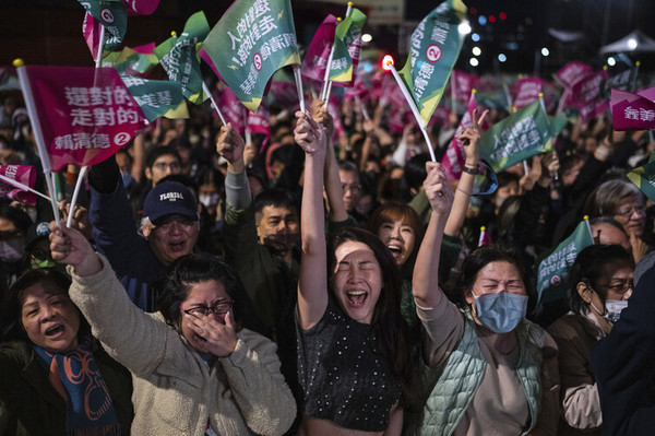 한겨레  '대만의 선택은 ‘반중’ 총통…전쟁 두려움보다 중국 거부감 더 컸다' 2024. 1. 14. 기자 최현준