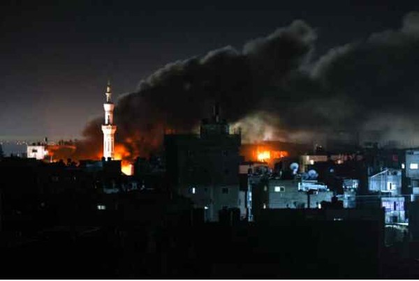                           가자 지구 라파에 대한 이스라엘 공습/ 사진출처: 한겨레 신문