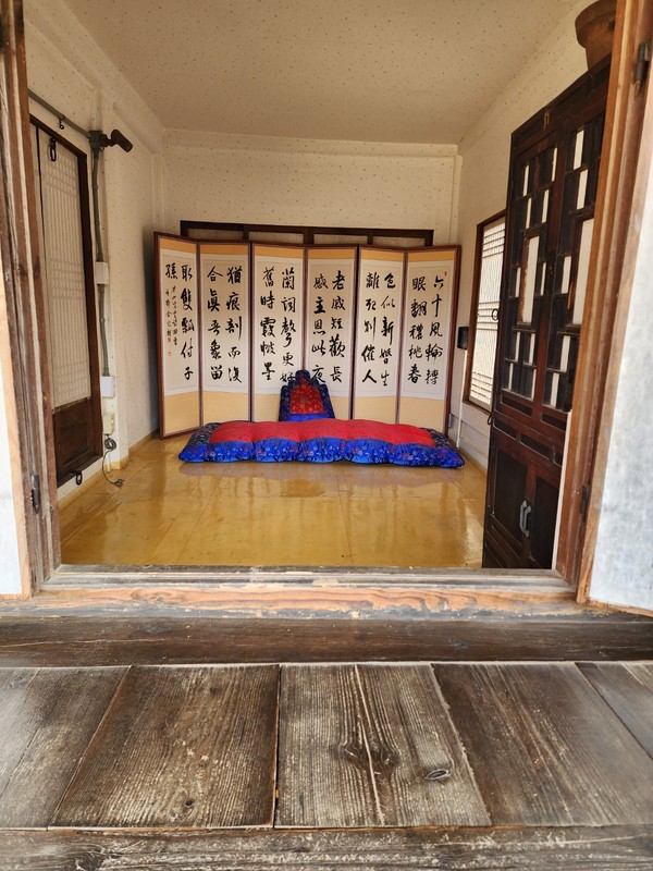 건넌방 회혼시 병풍(출처 : 정우열)