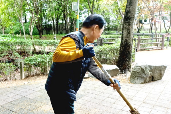 ▲ 사진을 찍어도 되냐고 했더니 얼른  뒤로 돌아 버리신다. 