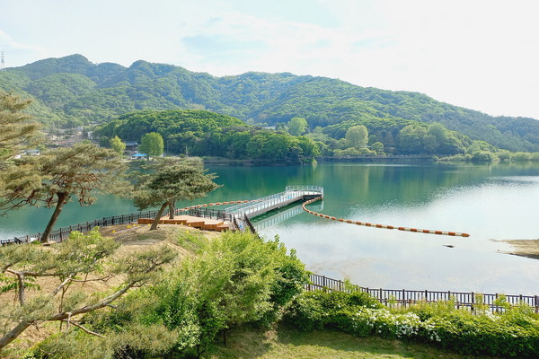 ▲ 안상철 미술관에서 본 기산 저수지