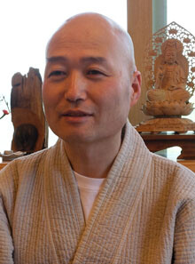 ‘노래하는 스님’ 범능 스님 입적. 한겨레, 2013.066.13.