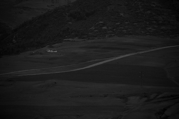 생전에 저 길을 걸을 수 있을까. 분단의 아픔을 넘고 넘어서. (출처 : 장영식)