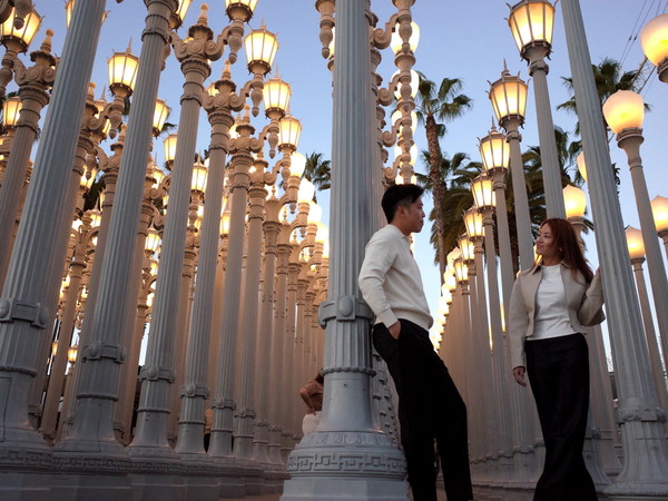 ▲ 저녁에 만난 크리스 버든의 'Urban Light'