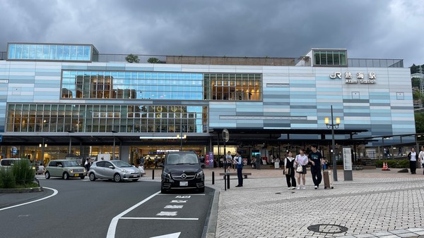 사진 박진영 / 아타미 역 앞