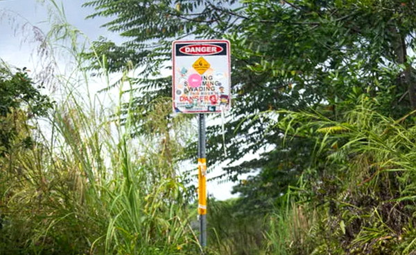  ▲ 와이에일 폭포 입구 경고판