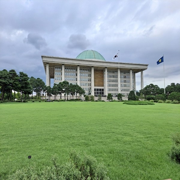 국회의사당 전경(출처 : 하성환)