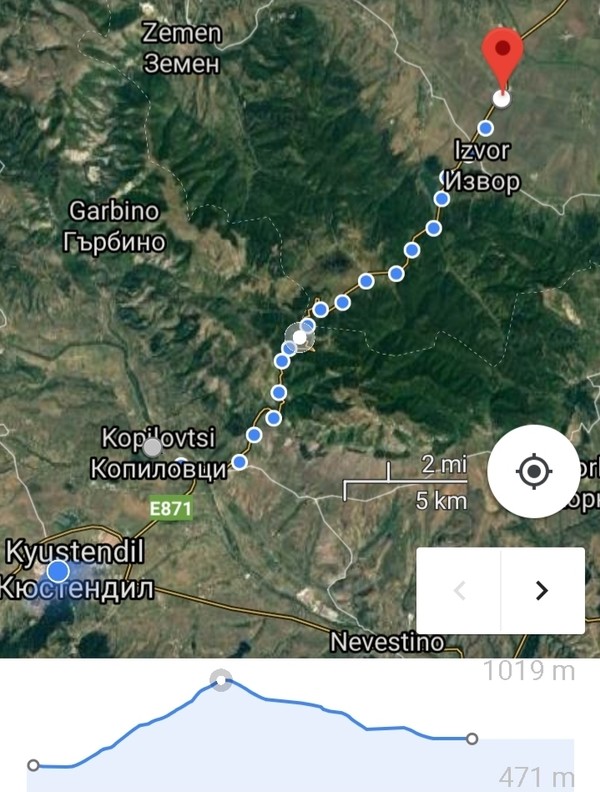 다음날은 1천미터 높이의 고개를 넘어서 28km를 걷는다. 올라가야 할 높이가 550미터쯤 되는 최대의 험난코스를 만났다.