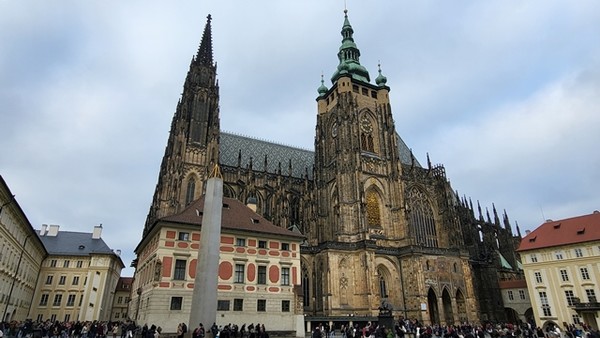 카메라로는 전경을 담을 수 없을 정도의 큰 규모. 핸드폰이 참 유용하다.