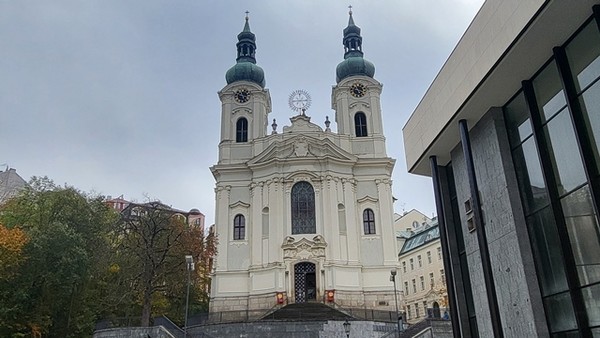 성 마리아 막달레나 성당. 보는 것만으로도 경건해진다. 내가 좋아하는 관세음보살도 저 안에 계실 것 같다.