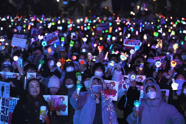 <진실>만이 우리를 해방시킬 것입니다. 우리는 <빛의 자녀들>이기 때문입니다.( 출처 :  장영식)