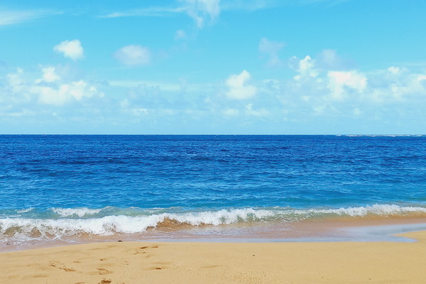 ▲ 새파란 물이 강렬한 하에나 해변