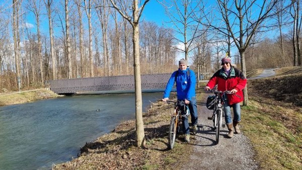 이 중 두 분이 길안내에 나섰다.