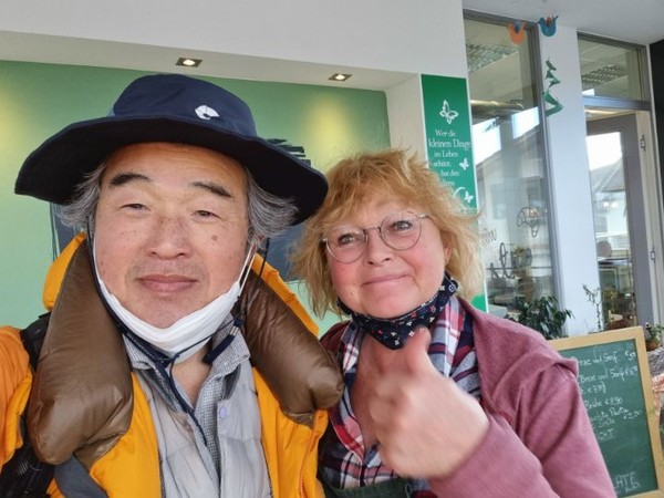 식당주인과 기념셀피