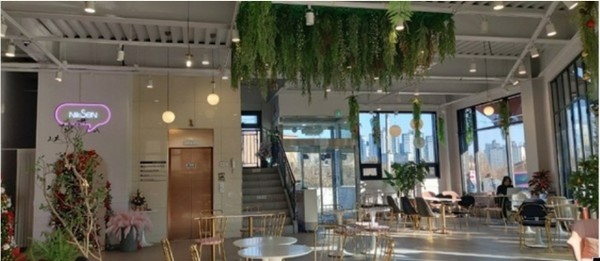 요양원 부원장님께서 맛난 차를 대접해 주신 카페의 모습(출처 : 이상직)