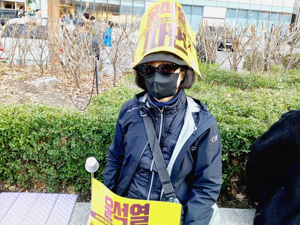 ▲ 윤석열 파면 모자 쓰신  분 