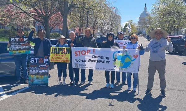 일본의 핵폐수 방류를 규탄하고 중단을 요구하는 반핵운동가 이원영 교수와 미주한인들과 미국 시민들이 3월 19일~4월 8일 뉴욕 맨해튼에 있는 유엔본부 앞에서 워싱턴DC 의사당과 백악관 앞까지 장장 416 Km(약 250마일)를 도보행진하며 일본의 만행을 전세계에 고발하는 GLOMA MARCH를 완결했다. 이 사진은 미의회앞 행진사진.