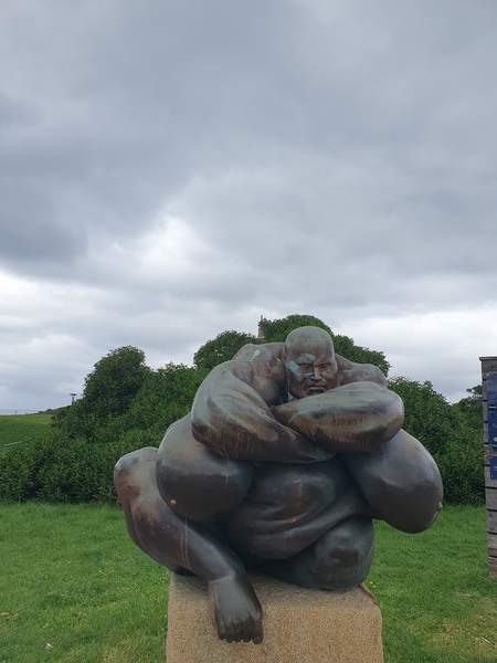 사진 김인수 / 헤라클레스의 탑(Torre de Hércules)과 입구의 브레오간(Breogán)의 동상