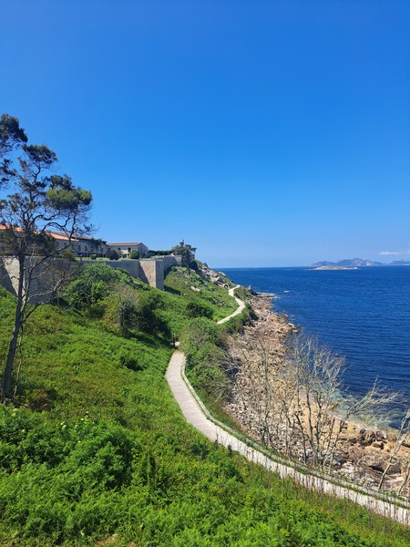 사진 정선자 / 파라도르 데 바이오나 바로 아래의 아름다운 바이오나 해변, Parador de Baiona ‘세프가 권하는 요리-랍스터 등’
