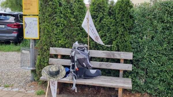 오늘은 장거리다. 오후 늦게 휴식을 취한다.