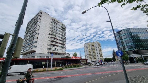 오스트리아 국경을 넘어 다시 들어왔다. 그러고 보니, 오스트리아는 전반적으로 독일과 비슷한 면보를 보이지만 뭔가 국제적인 분위기가 좀더 짙은 것 같다.