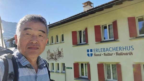 절경 근처의 숙소를 떠나며. 이 숙소는 유스호스텔인데도 호텔만큼 비쌌다.