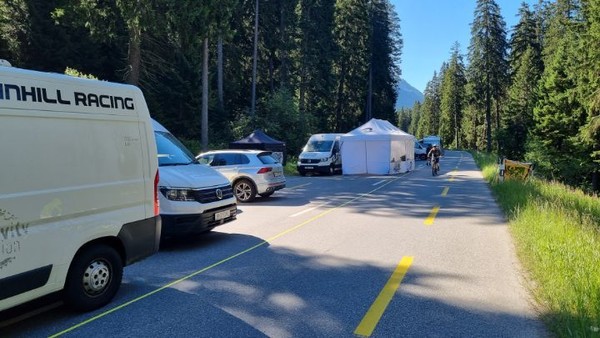 이런 분위기를 즐기려고 금요일인 어제부터 캠핑카가 몰려온듯. 각양각색의 캠핑카가 보인다.