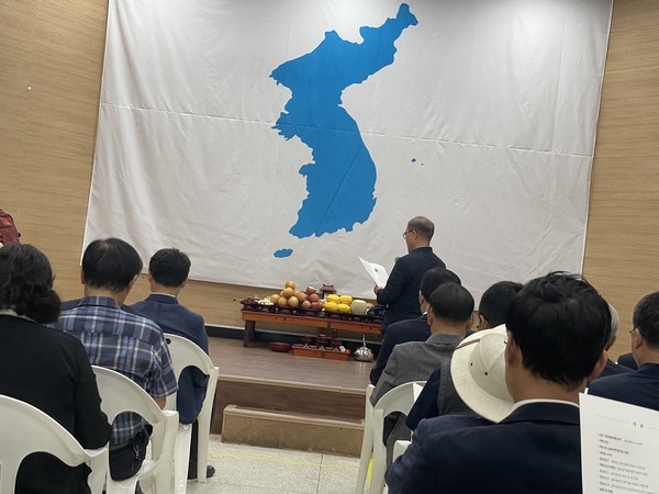 독축(讀祝): 장재성기념사업회장 형광석.  장재성기념사업회  사무총장 양준승 제공.