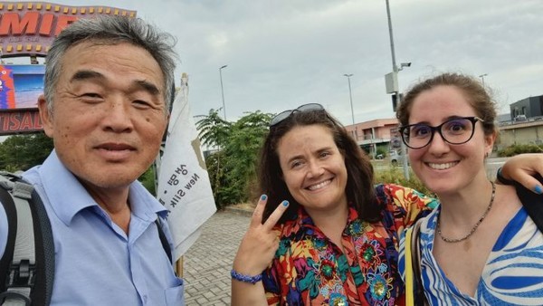 어느 숙소부근에서 만난 주민들