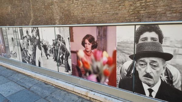 볼로냐는 '흘러간 영화들'의 영화제로도 유명하다. 그 홍보판이 거리를 장식하고 있다.