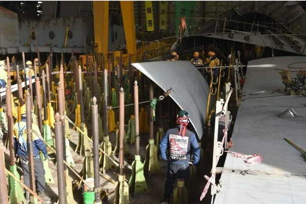 지난 2021년 2월5일 현대중공업 대조립 1공장에서 노동자 강아무개(45)씨가 숨지는 중대재해가 발생한 현장. 금속노조 현대중공업지부 제공. 한겨레, 2025.11.28.